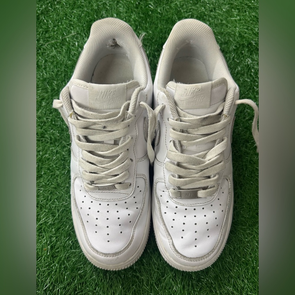 Nike Air Force 1 '07
Women's Shoes Size 9